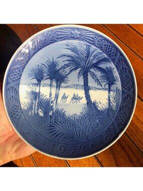 Royal Copenhagen 1972 Christmas Plate